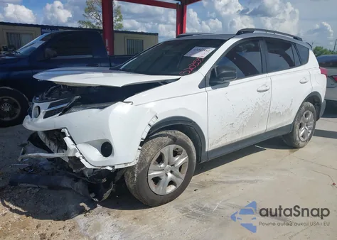 2015 Toyota Rav4 Le z USA, uszkodzony, nr VIN JTMZFREV7FJ053277